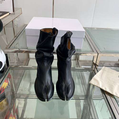Picture of Maison Margiela Shoes Women _SKUfw145647272fw